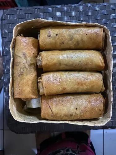 lumpia-goreng-ayam-udang-daun-bawang-saus